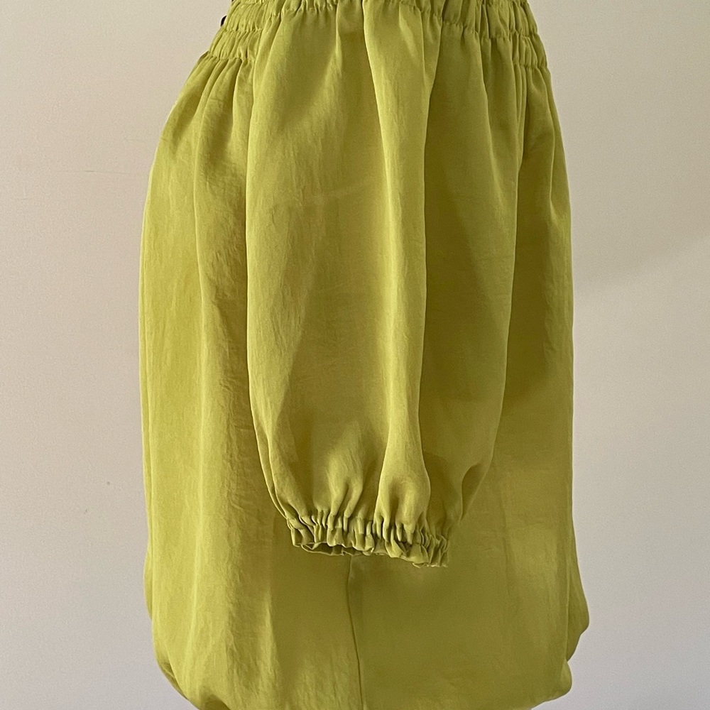 Violet and Claire Chartreuse peasant blouse w/elastic neckline, hem, sleeves. - Picture 7 of 10